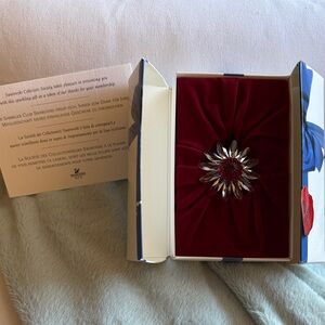 Swarovski Red Flower with clear pedals, Membership piece 1999